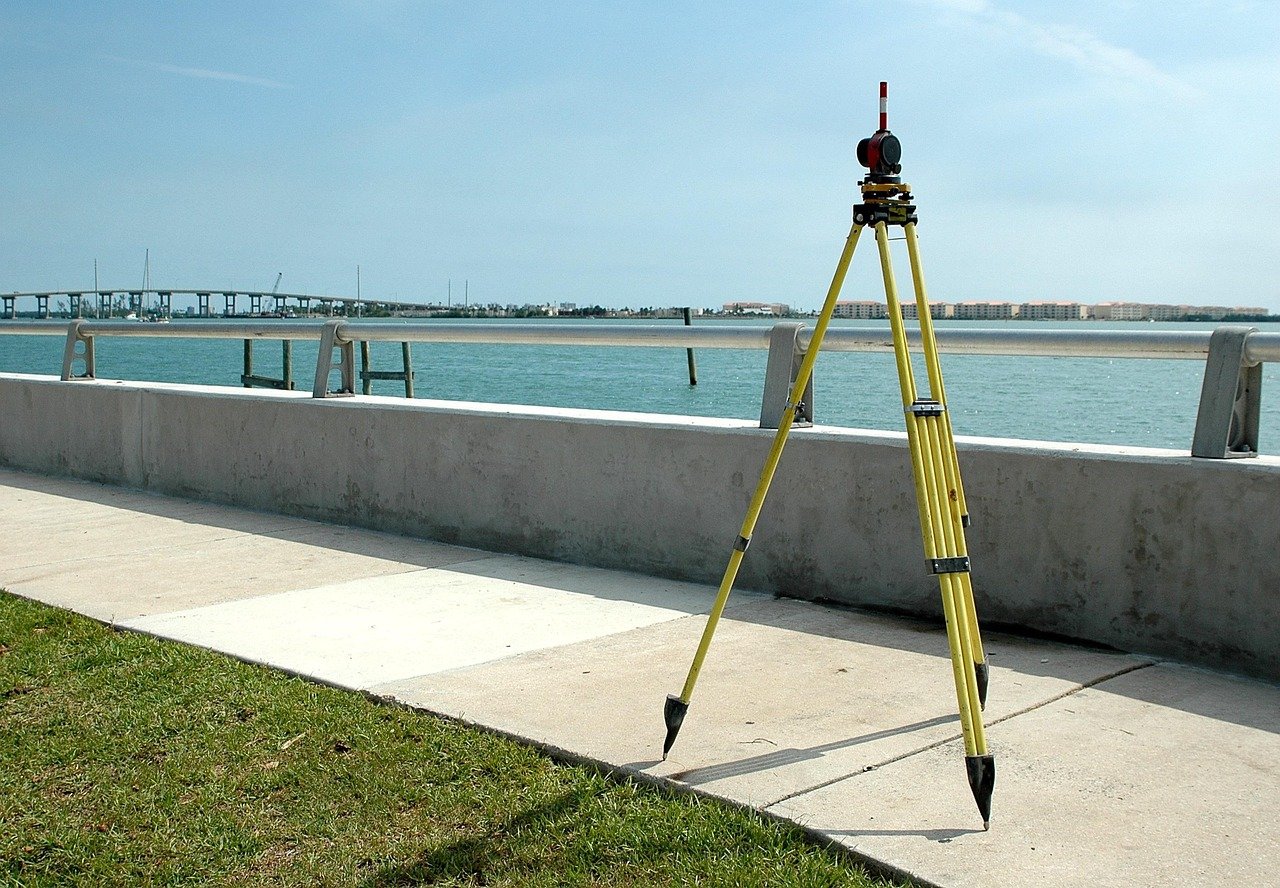 topografia, equipo, medición, construcción, nivel, edificio, instrumento, ingeniería, geodesia, óptico, tecnología, topógrafo, ingeniero, herramienta, industria, la medida, total, trípode, tierra, topográfico, sitio, puntos, obrero, inspección, posicionamiento, anglos, lugar de trabajo, la carretera, preciso, exterior, digital, topografia, topografia, topografia, topografia, topografia